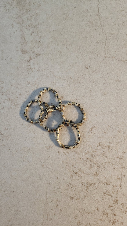 Zarte Ringe aus Dalmatinerjaspis in verschiedenen Größen