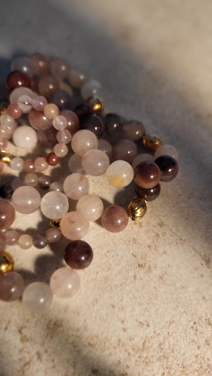 Ringe aus Erdbeerquarz in verschiedenen Größen